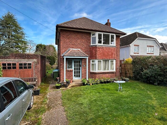 3 Bedroom Detached House For Sale In Abbotsbury Road, Broadstone, Dorset, BH18