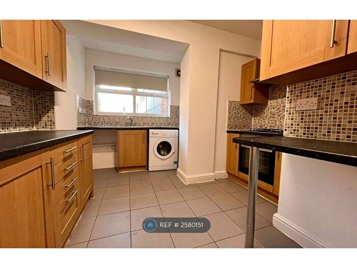 3 Bedroom Flat To Rent In Grenville Street South, Liverpool, L1