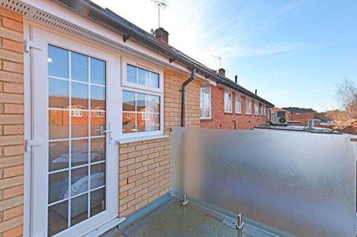 1 Bedroom Flat To Rent In Slough Road, Iver, Slo, SL0
