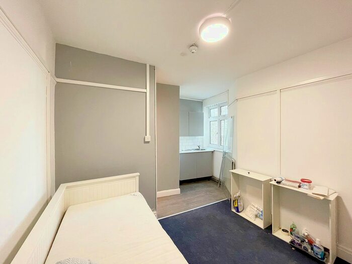 Studio To Rent In Tudor Way, Southgate, London, N14