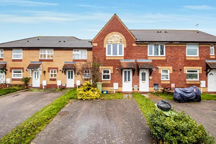 2 Bedroom Semi Detached House To Rent In Rhodes Place, Oldbrook, MK6