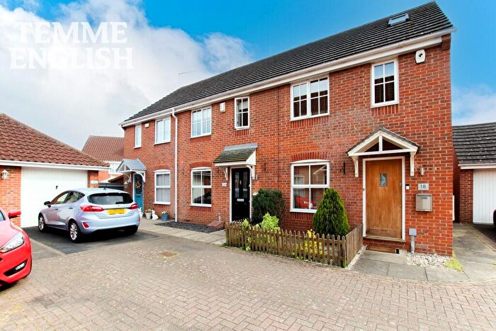 2 Bedroom Terraced House For Sale In Anglesey Gardens, Wickford, Essex, SS12
