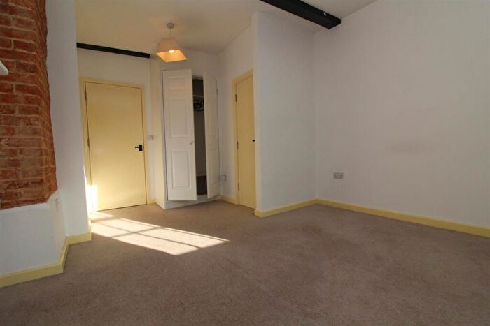 1 Bedroom House To Rent In A Flat Above The High Street, Stony Stratford, Milton Keynes, MK11