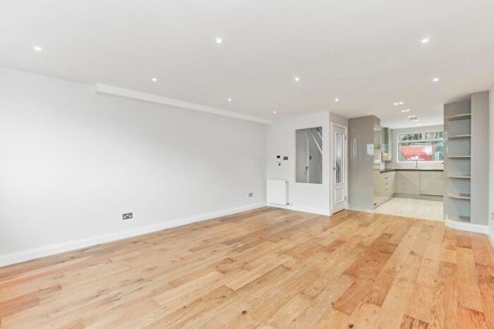 4 Bedroom Terraced House To Rent In Clement Close London, NW6