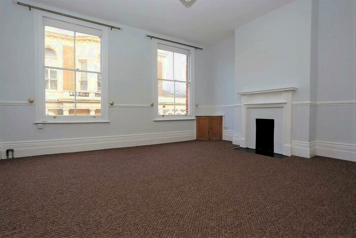 3 Bedroom Maisonette To Rent In Orford Road, Walthamstow, London, E17