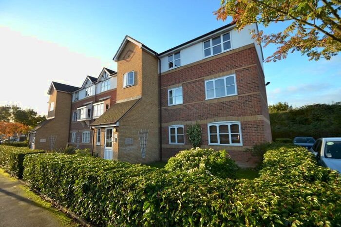 1 Bedroom Flat To Rent In Donald Woods Gardens, Tolworth, Surbiton, KT5
