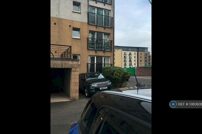 2 Bedroom Flat To Rent In St Clair Street, Edinbugh, EH6
