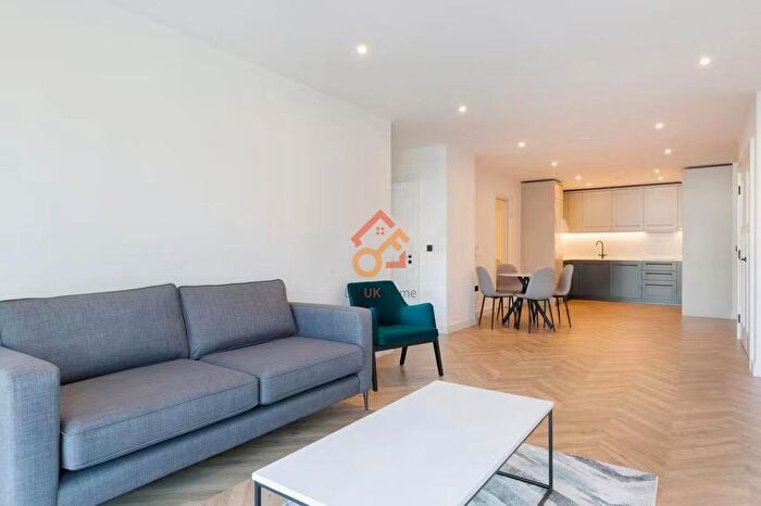 2 Bedroom Flat To Rent In Tryon House, Brook Street, Kingston Upon Thames, KT1