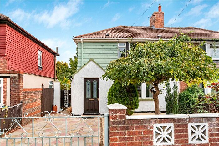 3 Bedroom Semi-detached House To Rent In Peel Place, Oxford, Oxfordshire, OX1