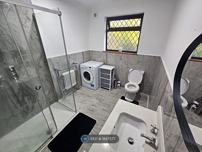 2 Bedroom Flat To Rent In Carter Drive, Romford, RM5