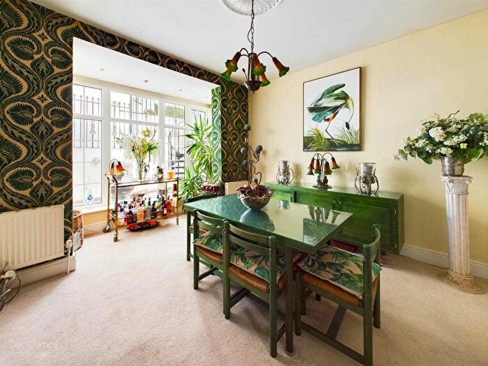 4 Bedroom Detached House For Sale In Oakdale Road, Carlton, Nottingham, NG4