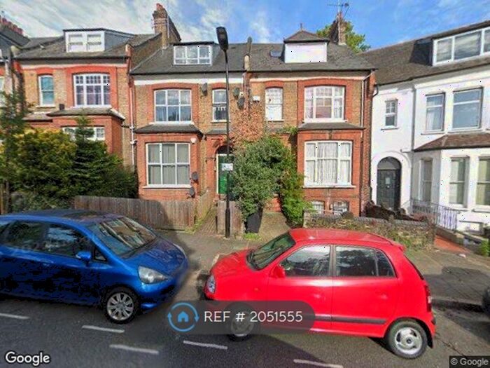 Studio To Rent In Hawkwood Mount, London, E5