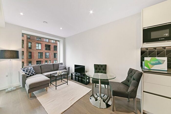 Studio To Rent In Hurlock Heights, Deacon Street, Elephant Amp; Castle, London, SE17