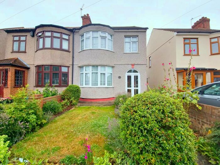 4 Bedroom Semi-Detached House To Rent In Crystal Avenue, Hornchurch, RM12