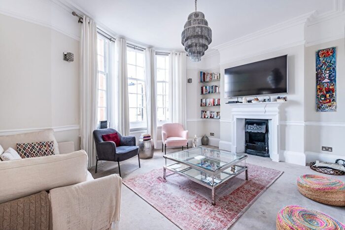 2 Bedroom Flat To Rent In Cromwell Crescent, London, SW5