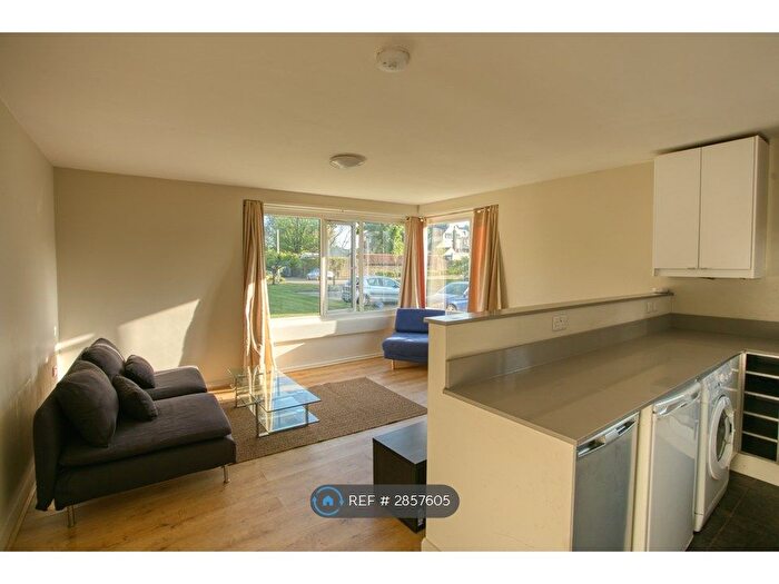 1 Bedroom Flat To Rent In Samels Court, London, W6