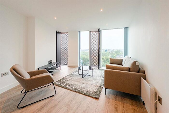 2 Bedroom Apartment To Rent In Thr, M15