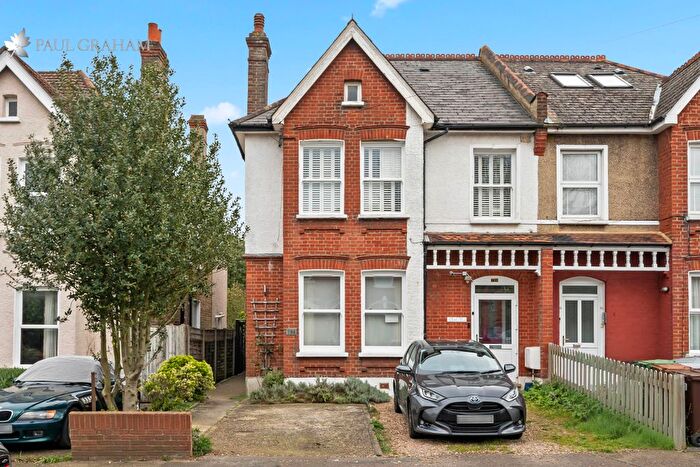 2 Bedroom Flat For Sale In Blenheim Gardens, South Wallington, SM6