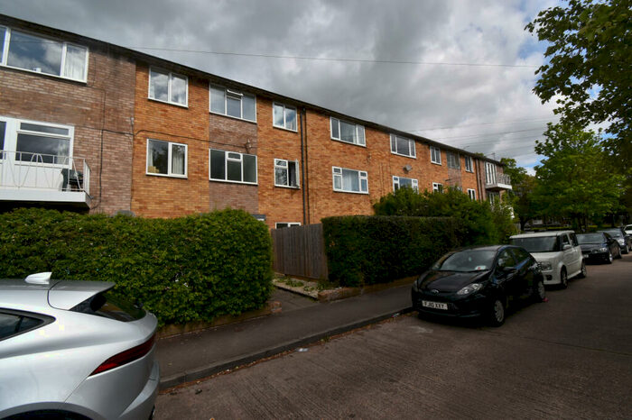 2 Bedroom Flat To Rent In Rugby Road, Leamington Spa, Warwickshire, CV32