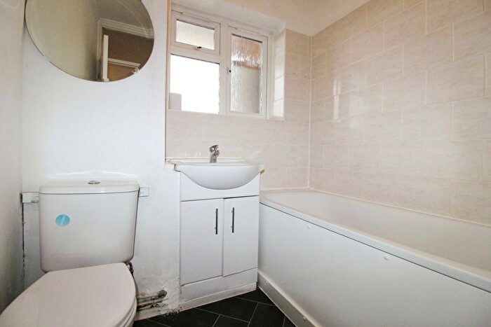 1 Bedroom Flat To Rent In Gauntlett Court, Harrow Road, Sudbury, HA0