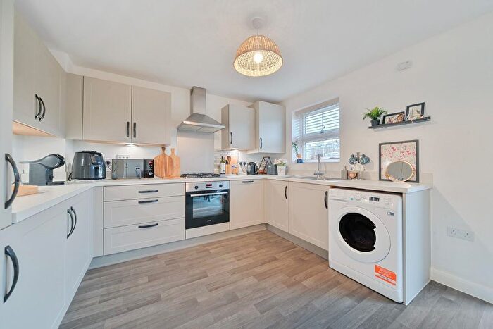 3 Bedroom Property For Sale In Flint Avenue, Havant, PO9