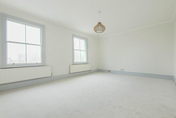 2 Bedroom Flat To Rent In Stanley Road, Twickenham, TW2