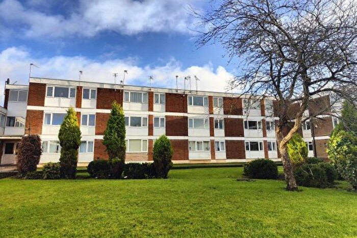 2 Bedroom Flat To Rent In Tower View Road, Walsall, WS6