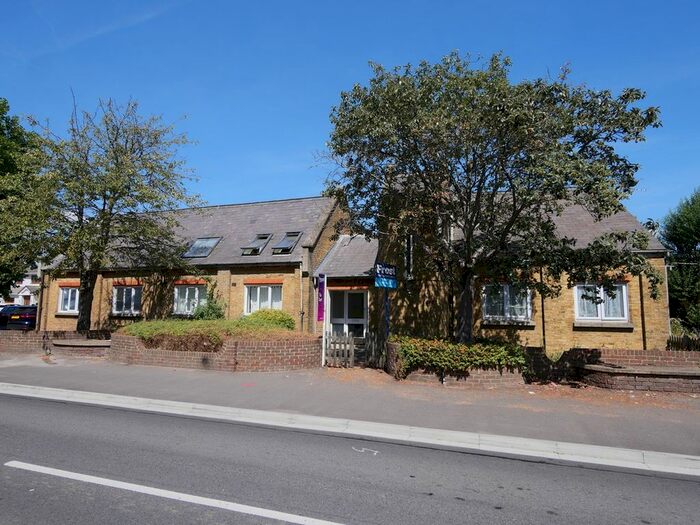 1 Bedroom Flat To Rent In Park Road, Stanwell, Staines-Upon-Thames, TW19