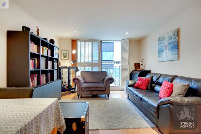 1 Bedroom Apartment To Rent In Featherstone Street, London, EC1Y