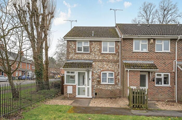 3 Bedroom End Terrace House For Sale In Youngs Drive, Ash, GU12