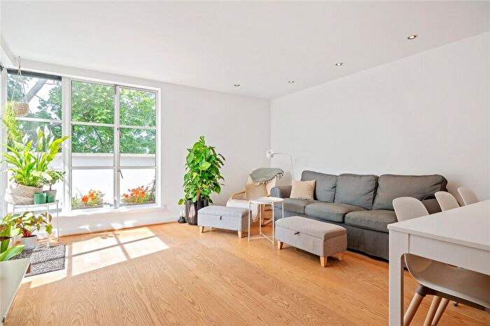 2 Bedroom Apartment To Rent In The Hydra Building, Hardwick Street, London, EC1R