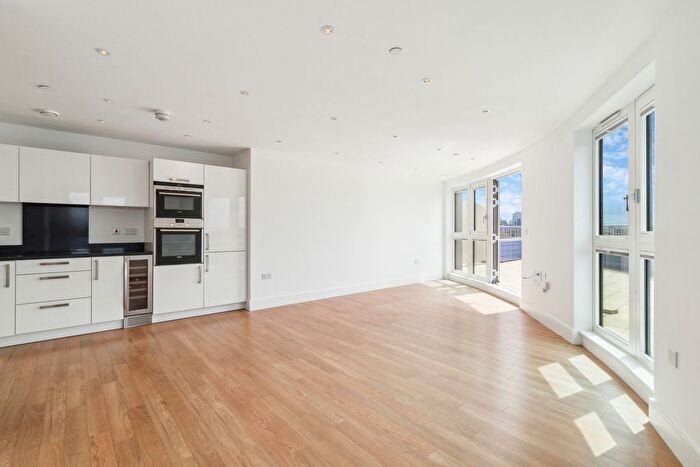 2 Bedroom Flat To Rent In Queensland Road, Islington, N7