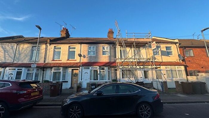 1 Bedroom Terraced House To Rent In Victoria Road, Barking, IG11