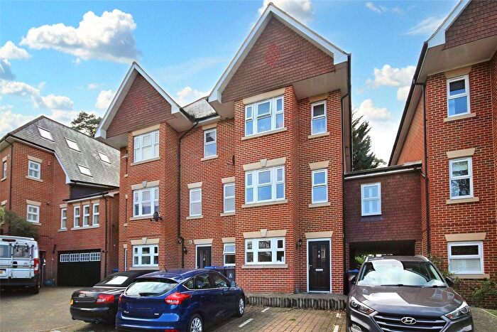 4 Bedroom Terraced House For Sale In Lavender Road, Woking, Surrey, GU22
