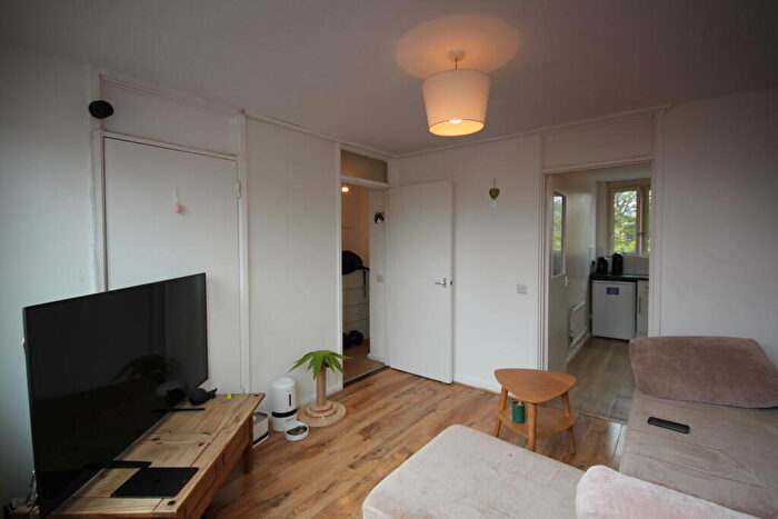 1 Bedroom Flat For Sale In Cadbury Way, London, SE16