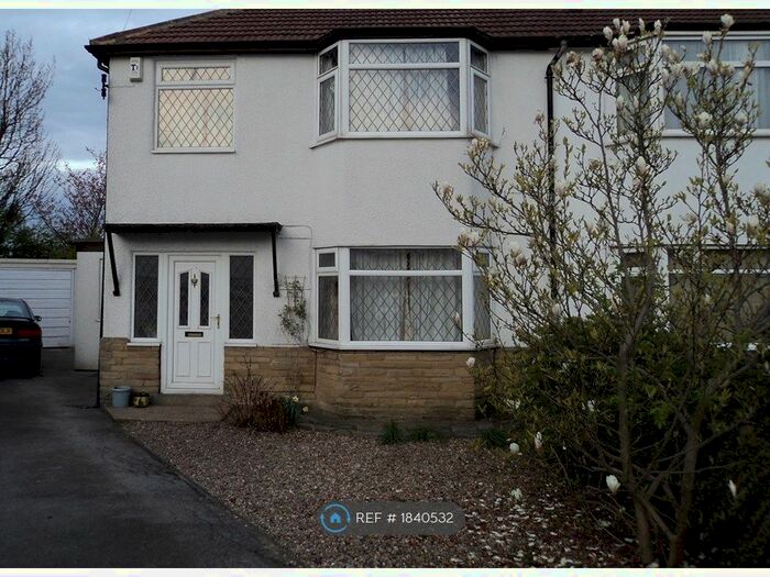 3 Bedroom Semi-Detached House To Rent In Ringwood Gardens, Leeds, LS14