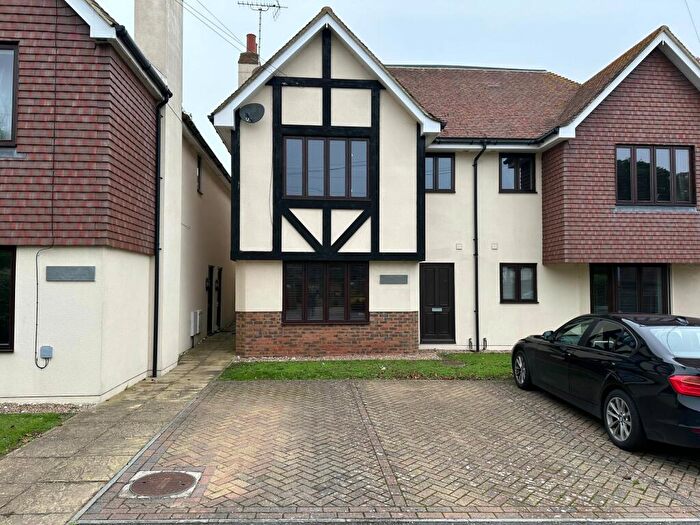 2 Bedroom Flat To Rent In Kingsgate Avenue, Broadstairs, CT10