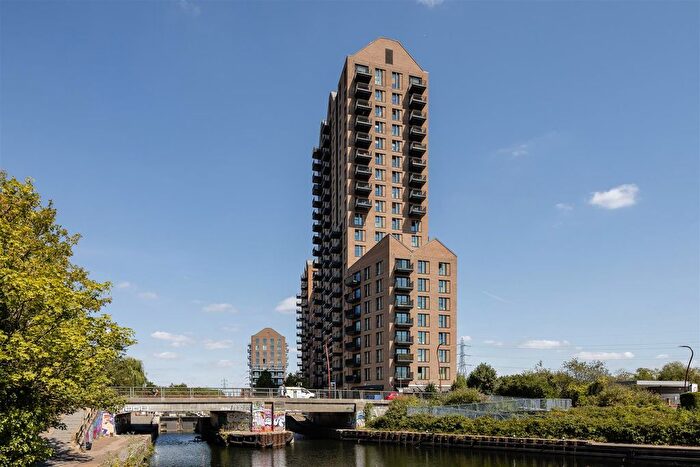 1 Bedroom Flat For Sale In Hale Wharf, Tottenham, N17