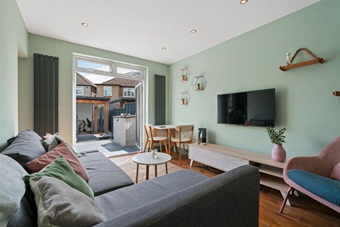 2 Bedroom Property To Rent In Abbott Avenue, Raynes Park, SW20