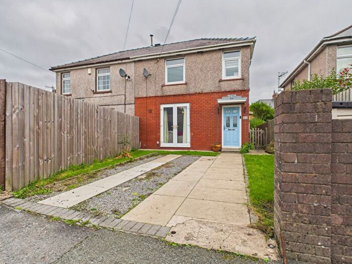 3 Bedroom Semi-detached House For Sale In Heol Aelybryn, Ebbw Vale, NP23