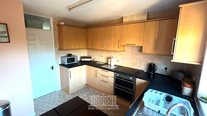2 Bedroom Bungalow For Sale In Cherrydown, Grays, RM16