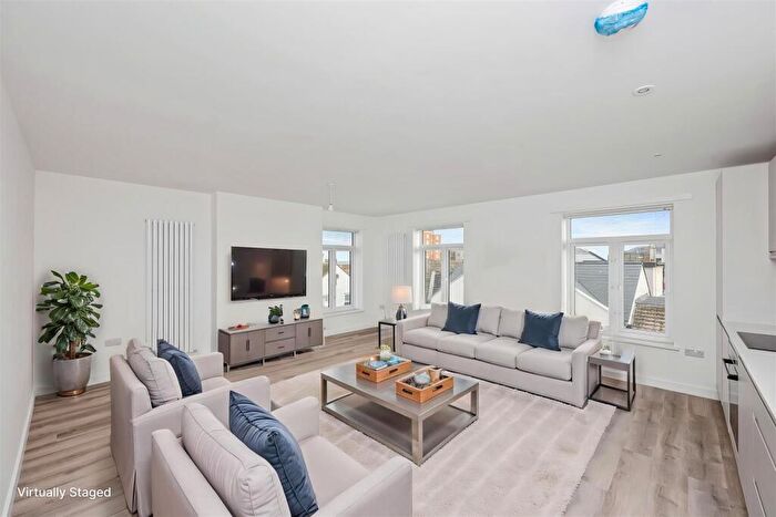 2 Bedroom Flat To Rent In Montague Street, Worthing, BN11