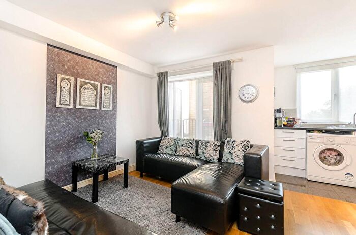 1 Bedroom Flat To Rent In Lower Addiscombe Road, East Croydon, Croydon, CR0