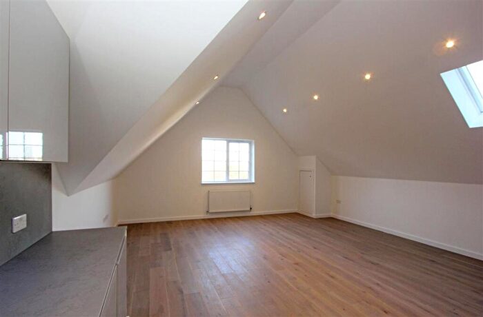 2 Bedroom Apartment To Rent In Haling Park Road, South Croydon, CR2