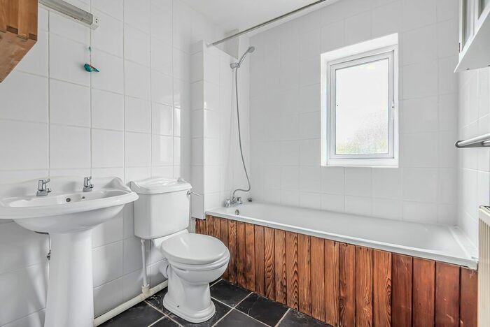 1 Bedroom Flat To Rent In Romsey Road, Winchester, SO22