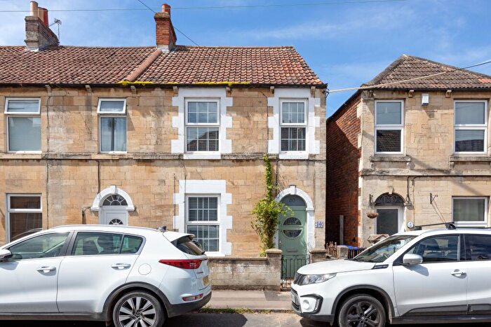 3 Bedroom End Of Terrace House For Sale In Gloucester Road, Trowbridge, BA14