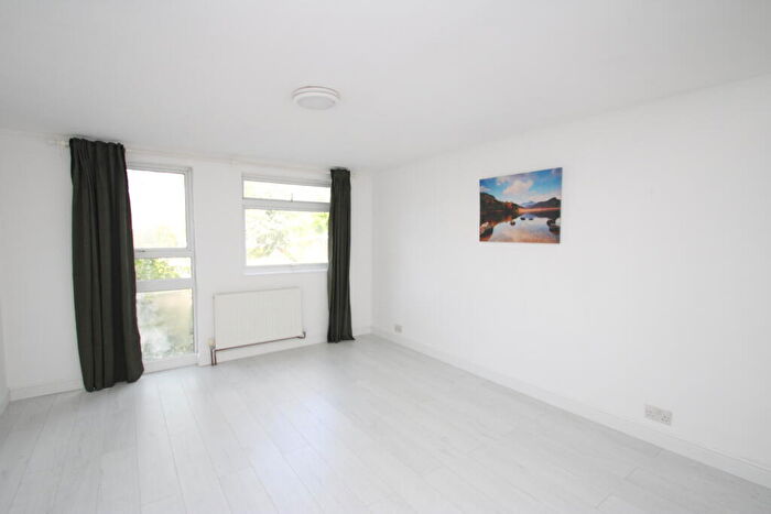 1 Bedroom Flat To Rent In Pixton Way, Croydon, CR0