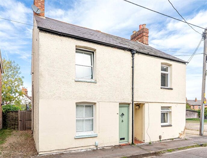 3 Bedroom Semi-Detached House For Sale In Church Street, Didcot, Oxfordshire, OX11