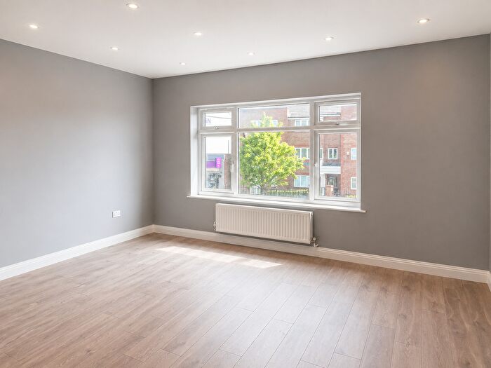 2 Bedroom Flat To Rent In Coldharbour Lane, Hayes, UB3