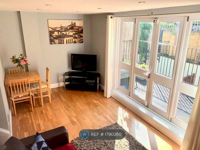 2 Bedroom Flat To Rent In Hayter Road, London, SW2